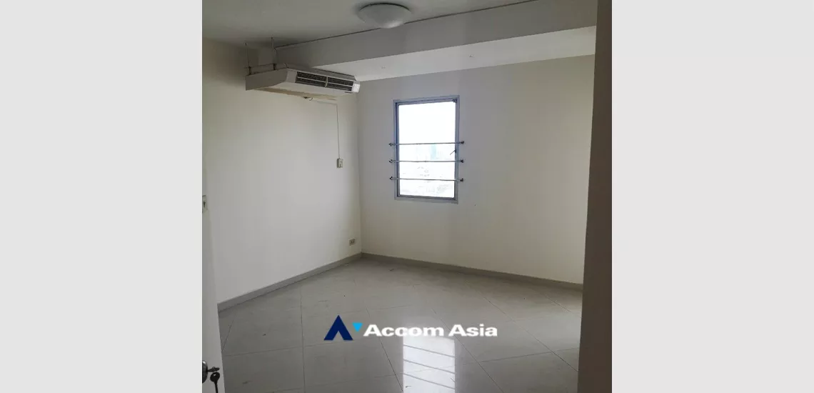  1  3 br Condominium For Sale in Sathorn ,Bangkok BRT Wat Dan at SV City Condominium AA33969