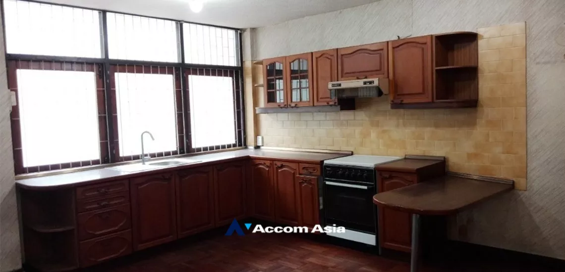  1  5 br House For Rent in silom ,Bangkok BTS Saint Louis AA33973