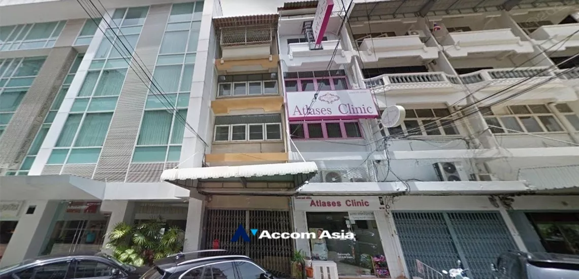 unit 3 Bedrooms  Building For Rent in Sukhumvit, Bangkok  near BTS Asok (AA33985)
