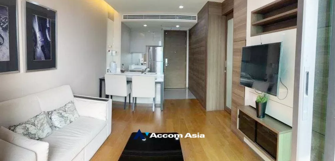  1 Bedroom  Condominium For Sale in Silom, Bangkok  near BTS Chong Nonsi (AA33987)