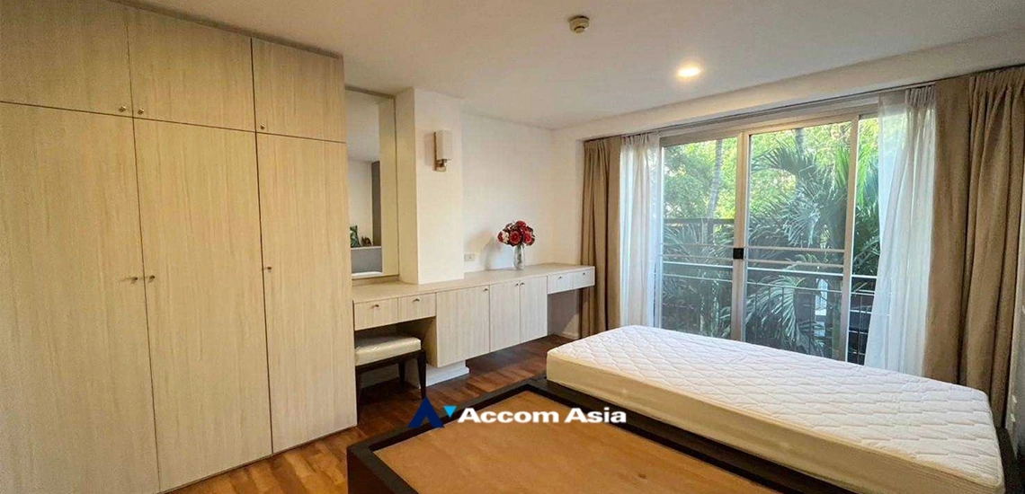 unitPet friendly |  3 Bedrooms  Apartment For Rent & Sale in Sukhumvit, Bangkok  near BTS Thong Lo (AA33989)