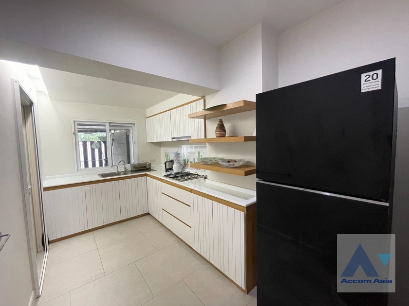 8  4 br Townhouse for rent and sale in Sukhumvit ,Bangkok BTS Ekkamai AA33995