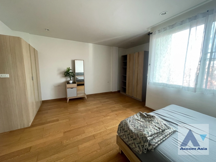 18  4 br Townhouse for rent and sale in Sukhumvit ,Bangkok BTS Ekkamai AA33995