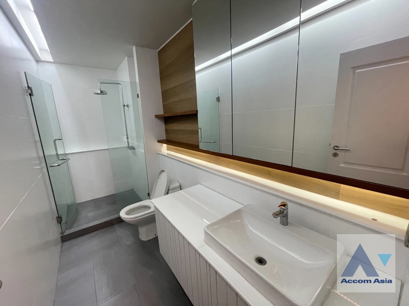 21  4 br Townhouse for rent and sale in Sukhumvit ,Bangkok BTS Ekkamai AA33995