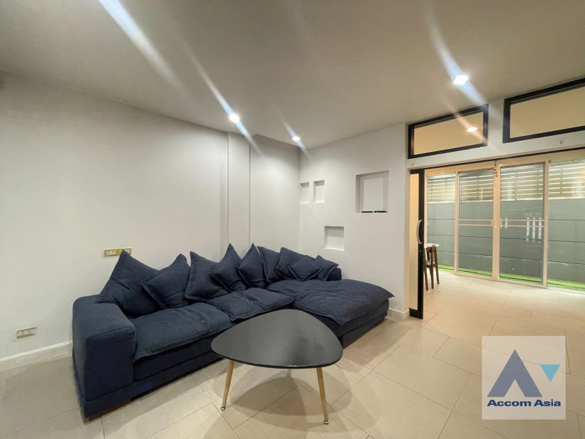unitHome Office |  4 Bedrooms  Townhouse For Rent & Sale in Sukhumvit, Bangkok  near BTS Ekkamai (AA33995)