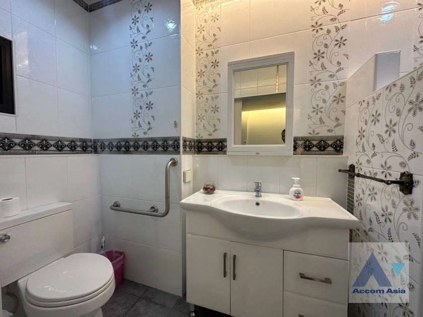 18  3 br Townhouse For Rent in Sukhumvit ,Bangkok BTS Ekkamai AA33996