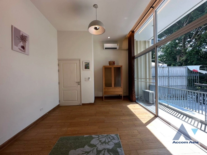 5  3 br Townhouse For Rent in Sukhumvit ,Bangkok BTS Ekkamai AA33996