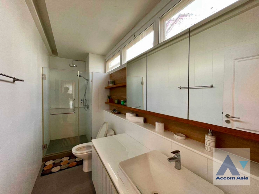 19  3 br Townhouse For Rent in Sukhumvit ,Bangkok BTS Ekkamai AA33996