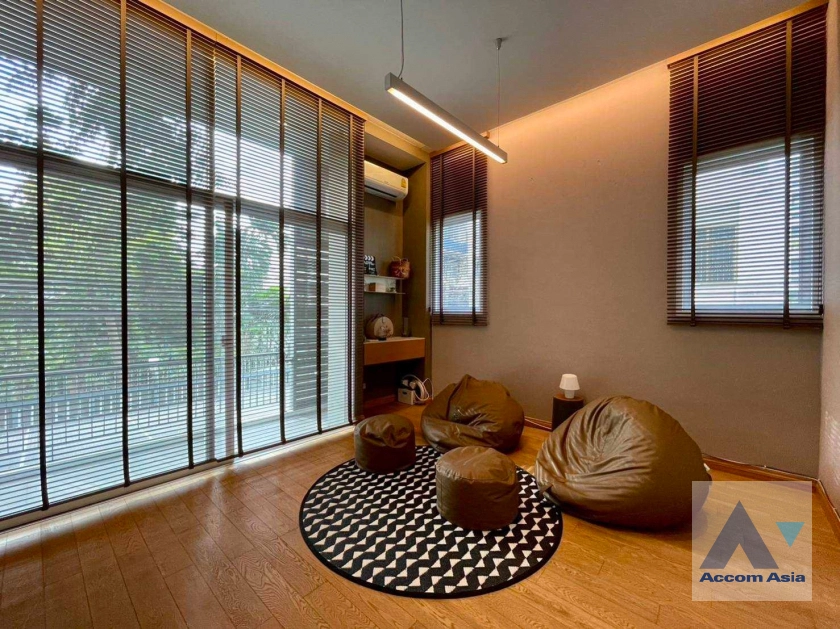 11  3 br Townhouse For Rent in Sukhumvit ,Bangkok BTS Ekkamai AA33996