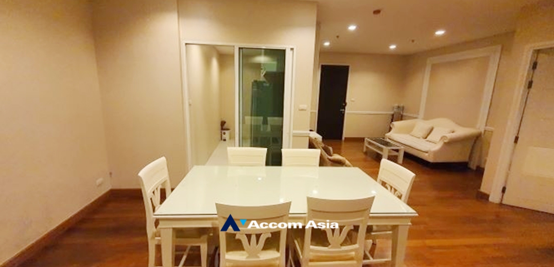 unit 2 Bedrooms  Condominium For Rent & Sale in Silom, Bangkok  near BTS Chong Nonsi (AA33999)