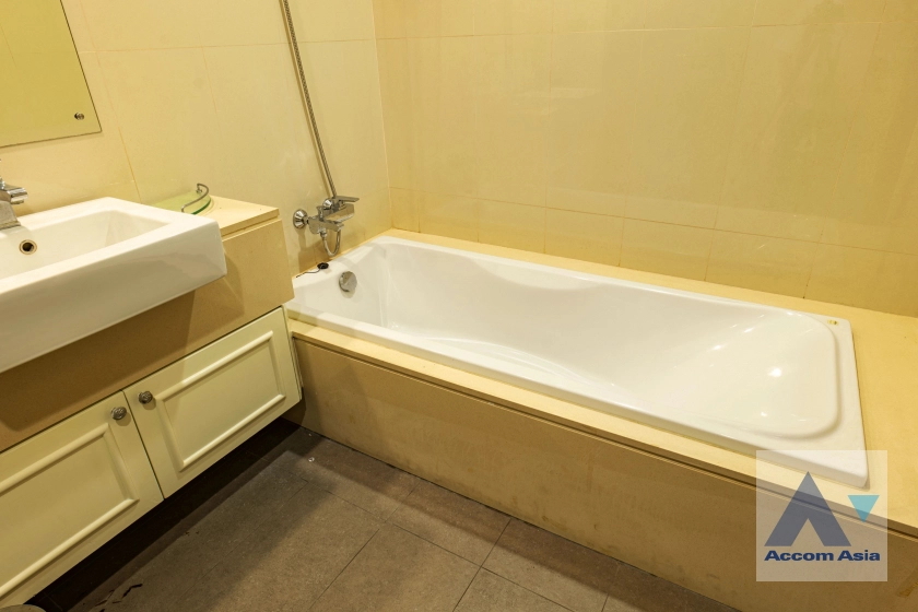 15  2 br Condominium for rent and sale in Sukhumvit ,Bangkok BTS Phra khanong at Le Luk AA34002