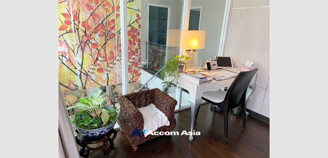 Duplex Condo |  3 Bedrooms  Condominium For Sale in Sathorn, Bangkok  near MRT Khlong Toei (AA34008)
