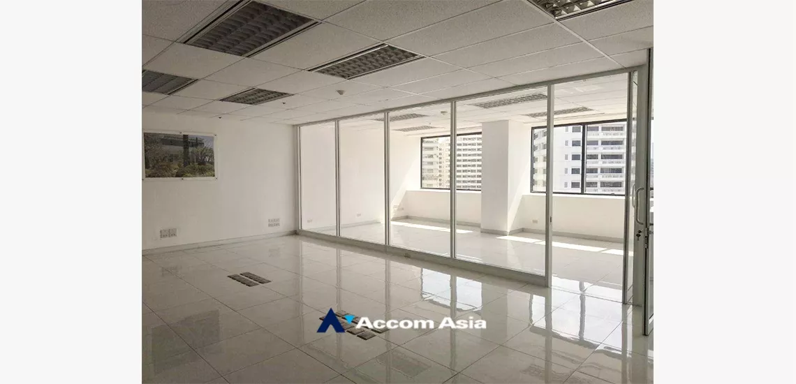  2  Office Space For Rent in Sukhumvit ,Bangkok BTS Nana AA34011