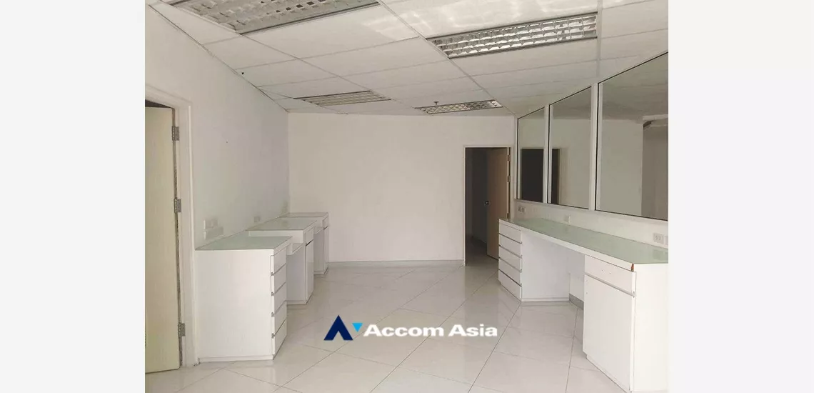 4  Office Space For Rent in Sukhumvit ,Bangkok BTS Nana AA34011