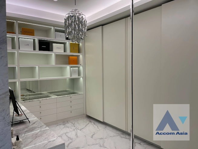 11  1 br Condominium for rent and sale in Ploenchit ,Bangkok BTS Ploenchit at Sindhorn Tonson AA34037