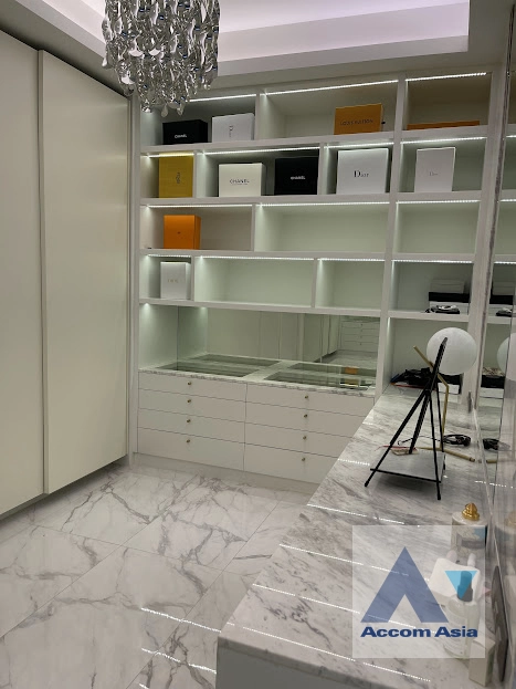 10  1 br Condominium for rent and sale in Ploenchit ,Bangkok BTS Ploenchit at Sindhorn Tonson AA34037