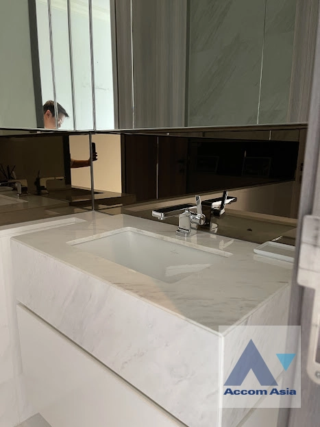 7  2 br Condominium for rent and sale in Ploenchit ,Bangkok BTS Ploenchit at Sindhorn Tonson AA34038