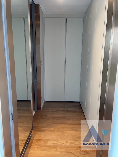 18  2 br Condominium for rent and sale in Ploenchit ,Bangkok BTS Ploenchit at Sindhorn Tonson AA34038