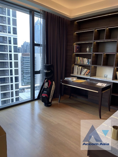 10  2 br Condominium for rent and sale in Ploenchit ,Bangkok BTS Ploenchit at Sindhorn Tonson AA34038