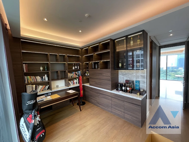 11  2 br Condominium for rent and sale in Ploenchit ,Bangkok BTS Ploenchit at Sindhorn Tonson AA34038