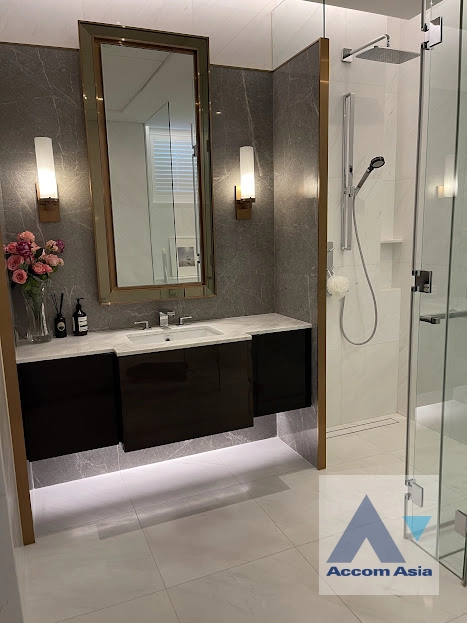 15  2 br Condominium for rent and sale in Ploenchit ,Bangkok BTS Ploenchit at Sindhorn Tonson AA34038