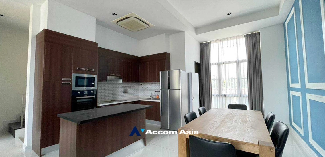 unitPrivate Swimming Pool |  3 Bedrooms  Townhouse For Sale in Sukhumvit, Bangkok  near BTS Ekkamai (AA34040)