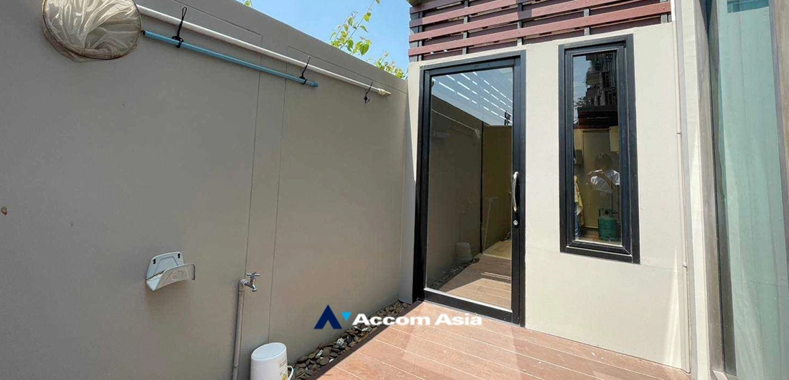 16  3 br Townhouse For Sale in Sukhumvit ,Bangkok BTS Ekkamai at The Park lane 22 AA34040