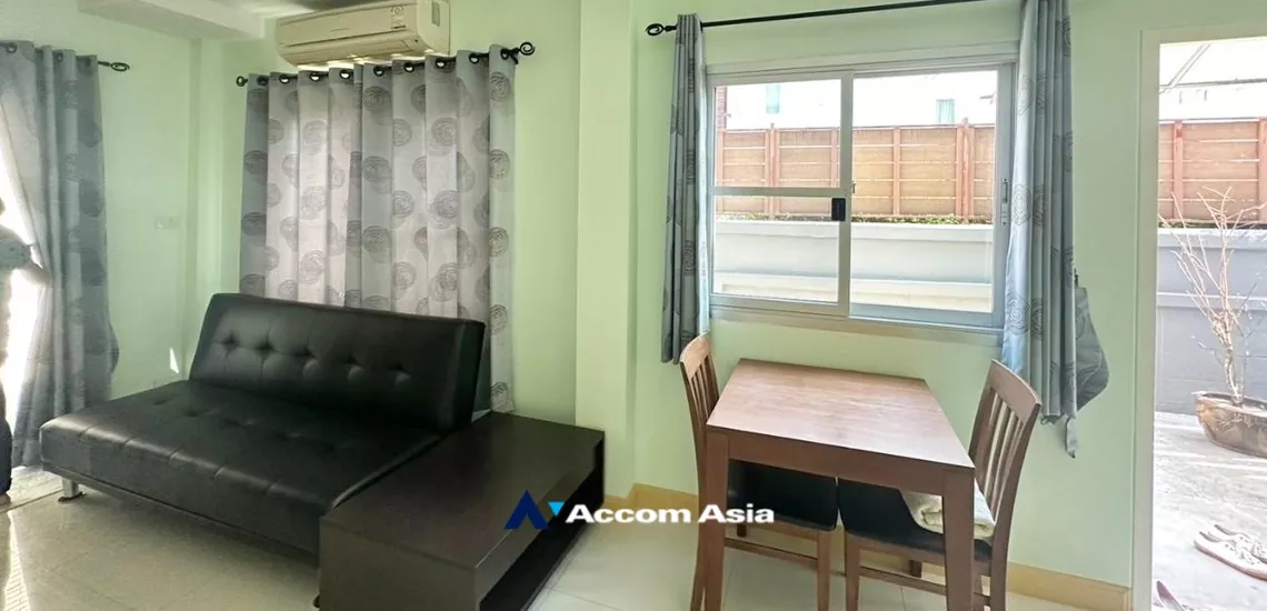 unit 2 Bedrooms  Townhouse For Rent in Sukhumvit, Bangkok  near BTS Phra khanong (AA34042)