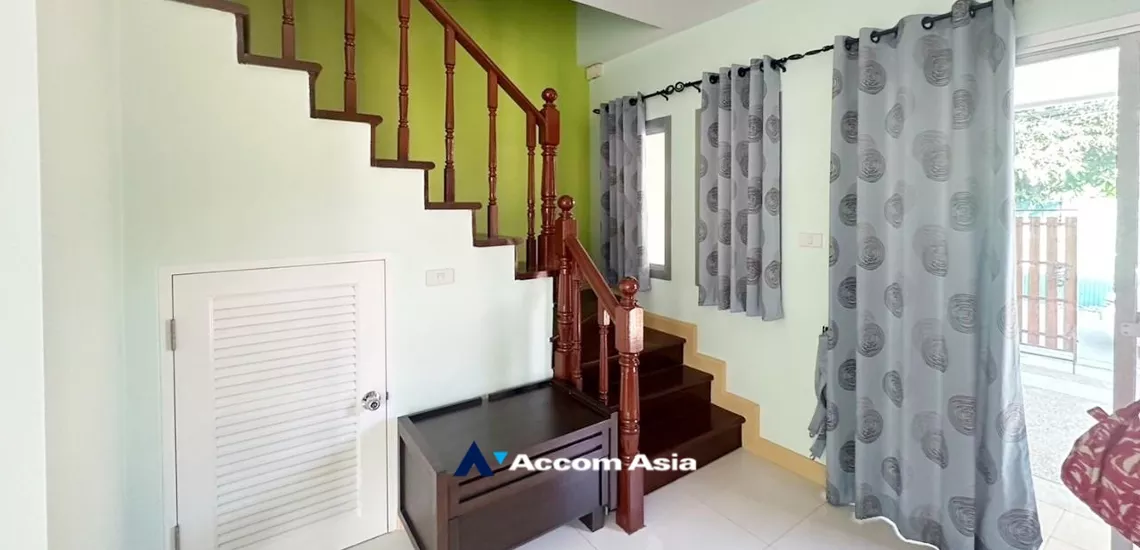 unit 2 Bedrooms  Townhouse For Rent in Sukhumvit, Bangkok  near BTS Phra khanong (AA34042)