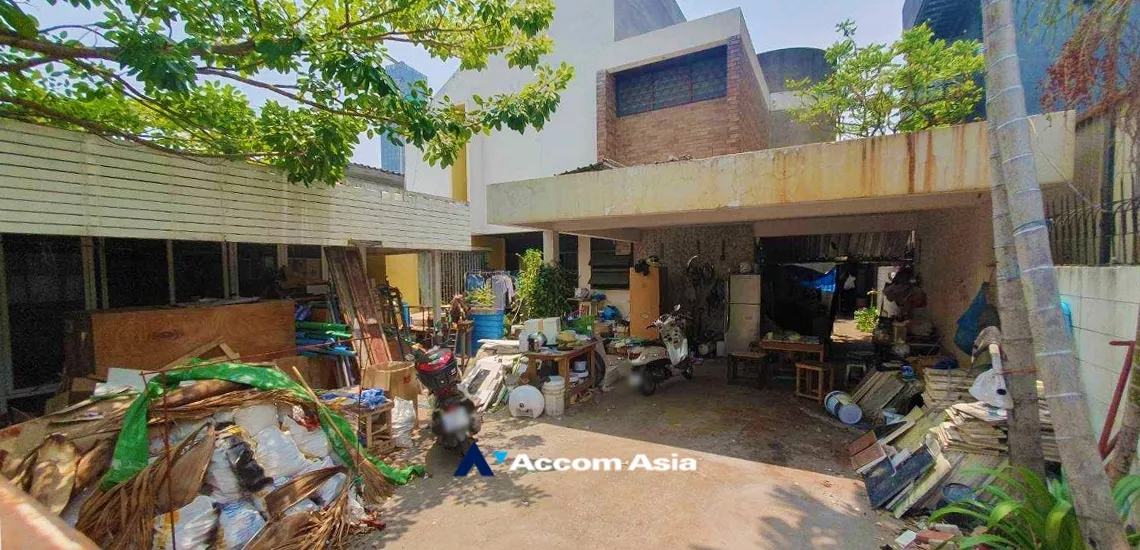  1  Land For Sale in sukhumvit ,Bangkok BTS Thong Lo AA34043