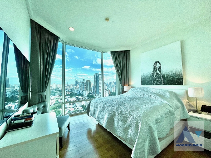 condominium for sale in Sukhumvit at Royce Private Residences, Bangkok Code AA34054