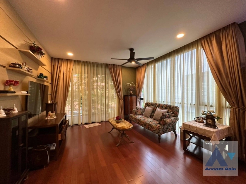  2  3 br Condominium For Rent in Ploenchit ,Bangkok BTS National Stadium at Pathumwan Oasis AA34059