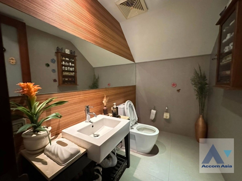 11  3 br Condominium For Rent in Ploenchit ,Bangkok BTS National Stadium at Pathumwan Oasis AA34059