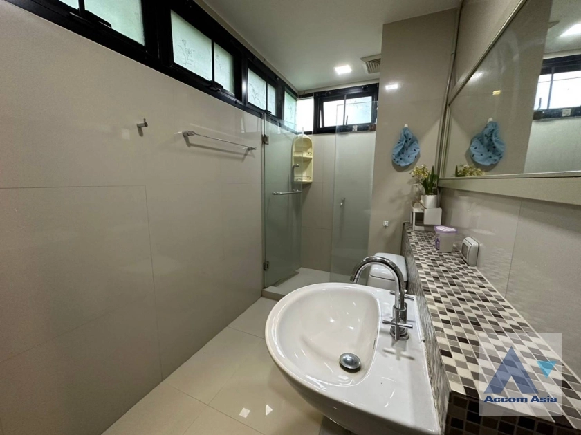 14  3 br Condominium For Rent in Ploenchit ,Bangkok BTS National Stadium at Pathumwan Oasis AA34059