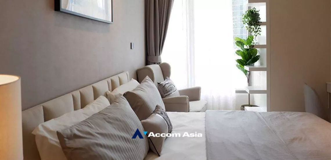  1 Bedroom  Condominium For Rent in Silom, Bangkok  near MRT Lumphini (AA34067)