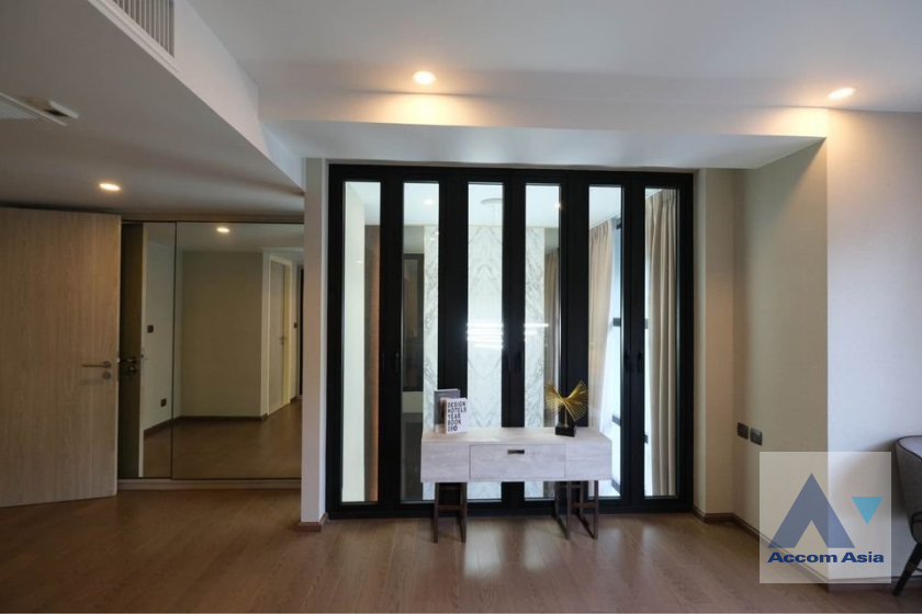 5  2 br Condominium For Rent in Ploenchit ,Bangkok BTS Chitlom at Na Vara Residence AA34072