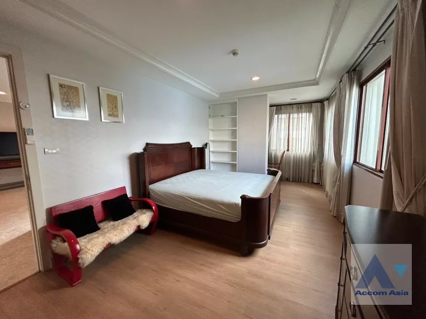 8  2 br Condominium For Rent in Ploenchit ,Bangkok BTS Ploenchit at The Crest Ruamrudee AA34089
