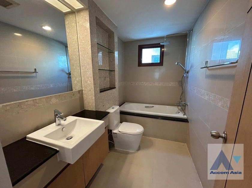 15  2 br Condominium For Rent in Ploenchit ,Bangkok BTS Ploenchit at The Crest Ruamrudee AA34089