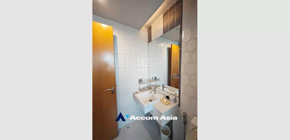 10  2 br Condominium For Sale in New Phetchaburi ,Bangkok MRT Phetchaburi at Circle Condominium AA34098