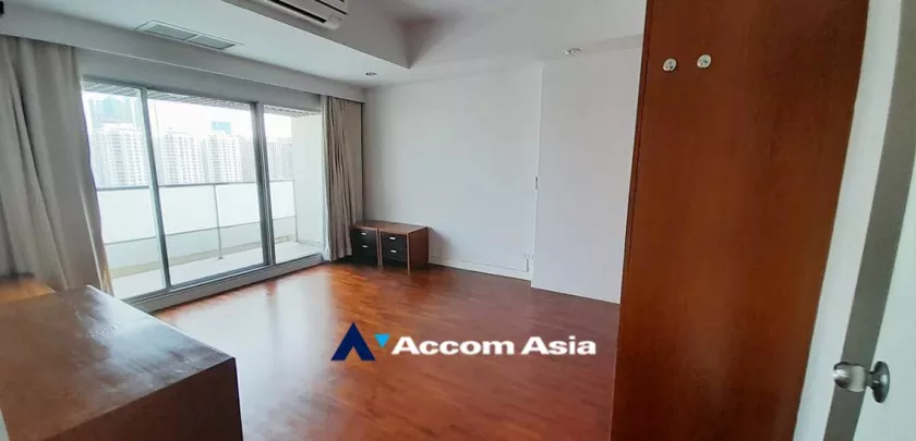  2 Bedrooms  Condominium For Rent & Sale in Sathorn, Bangkok  near BRT Thanon Chan (24831)