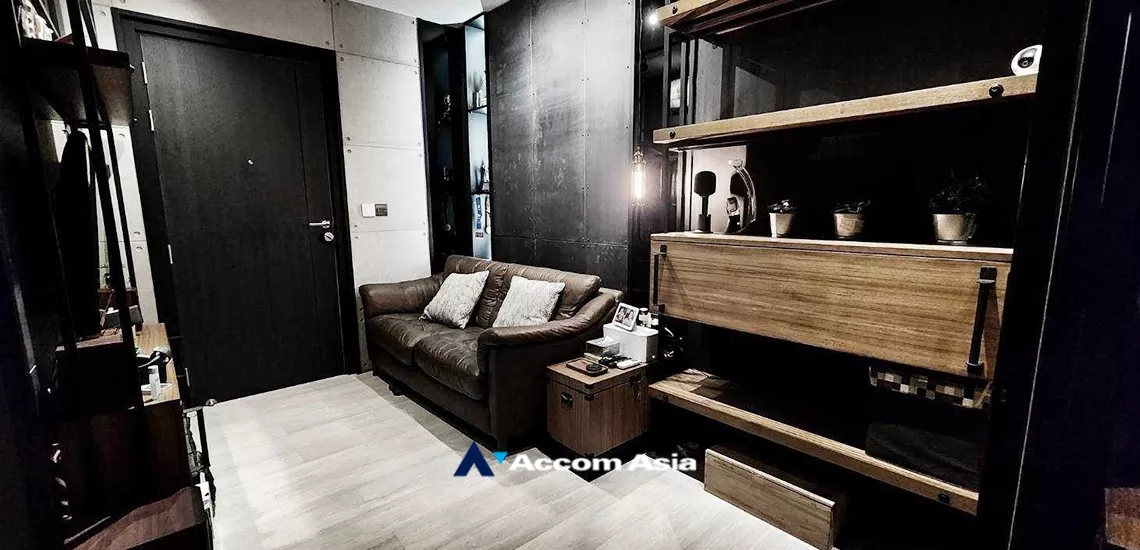 Life One Wireless Condominium  1 Bedroom for Sale BTS Ploenchit in Ploenchit Bangkok