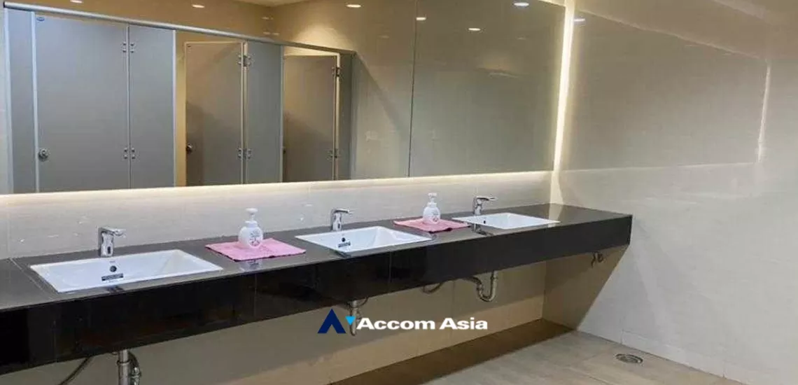  Office space For Rent in Silom, Bangkok  near MRT Sam Yan (AA34126)