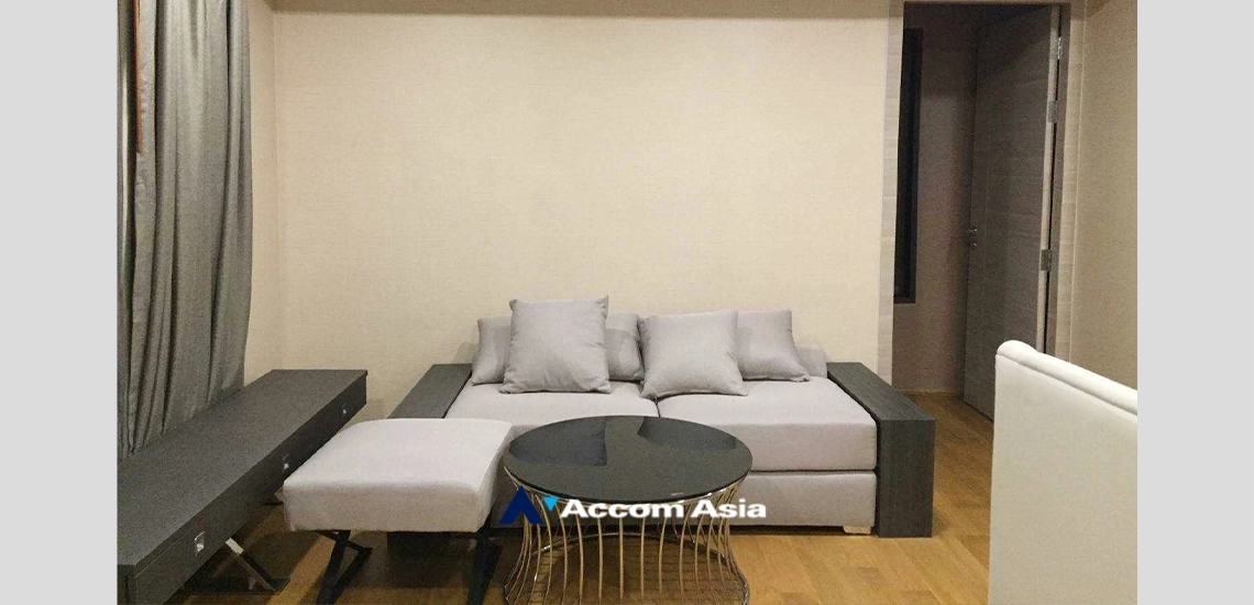 unit 2 Bedrooms  Condominium For Rent in Ploenchit, Bangkok  near BTS Chitlom (AA34133)