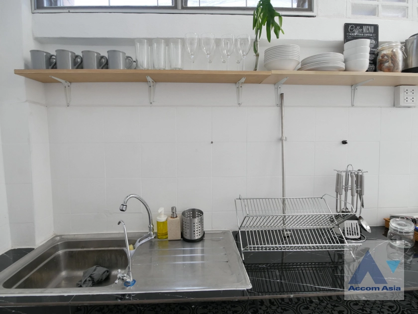 5  2 br Townhouse For Rent in Sukhumvit ,Bangkok BTS Phra khanong AA34151