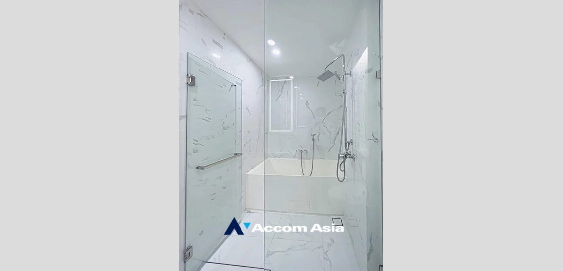 10  3 br Condominium For Sale in Sukhumvit ,Bangkok MRT Queen Sirikit National Convention Center at Siamese Exclusive Queens AA34156