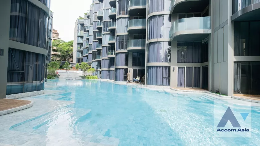 Ground Floor, Double High Ceiling, Duplex Condo |  3 Bedrooms  Condominium For Sale in Sukhumvit, Bangkok  near BTS Phrom Phong (AA34165)