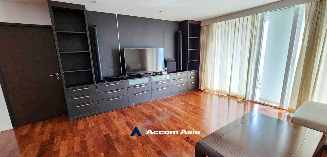 unit 3 Bedrooms  Condominium For Rent & Sale in Ploenchit, Bangkok  near BTS Chitlom (AA34175)