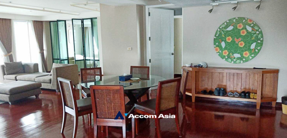  3 Bedrooms  Condominium For Rent in Ploenchit, Bangkok  near BTS Chitlom (AA34177)