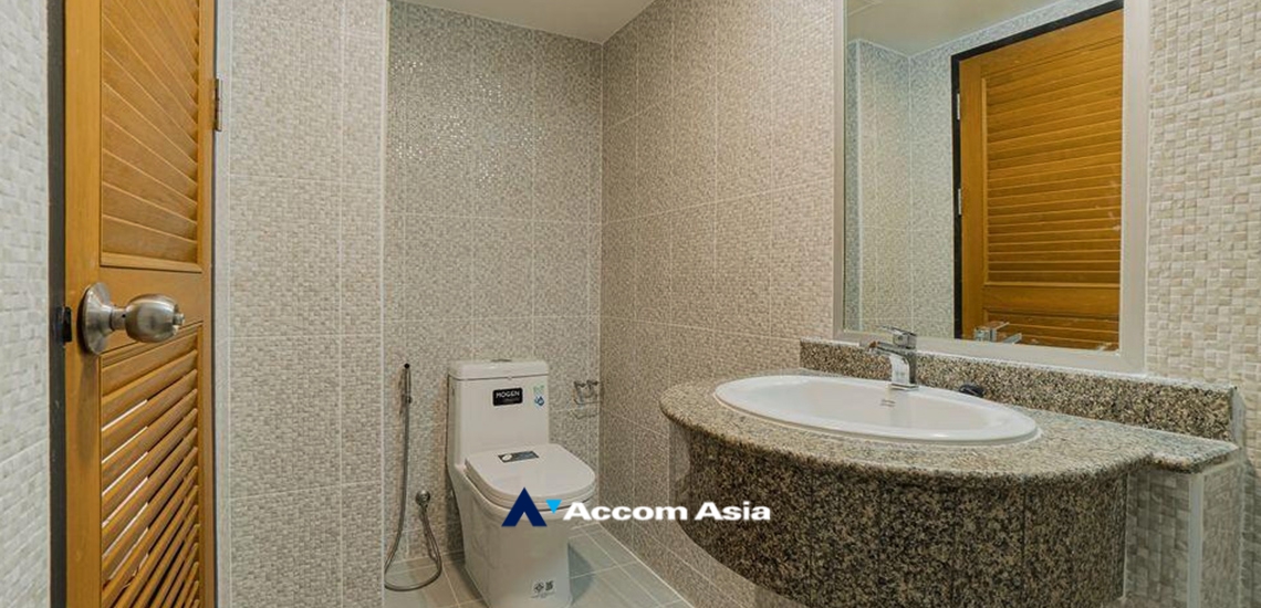 10  2 br Condominium For Rent in Ploenchit ,Bangkok BTS Ploenchit at Navin Court AA34178