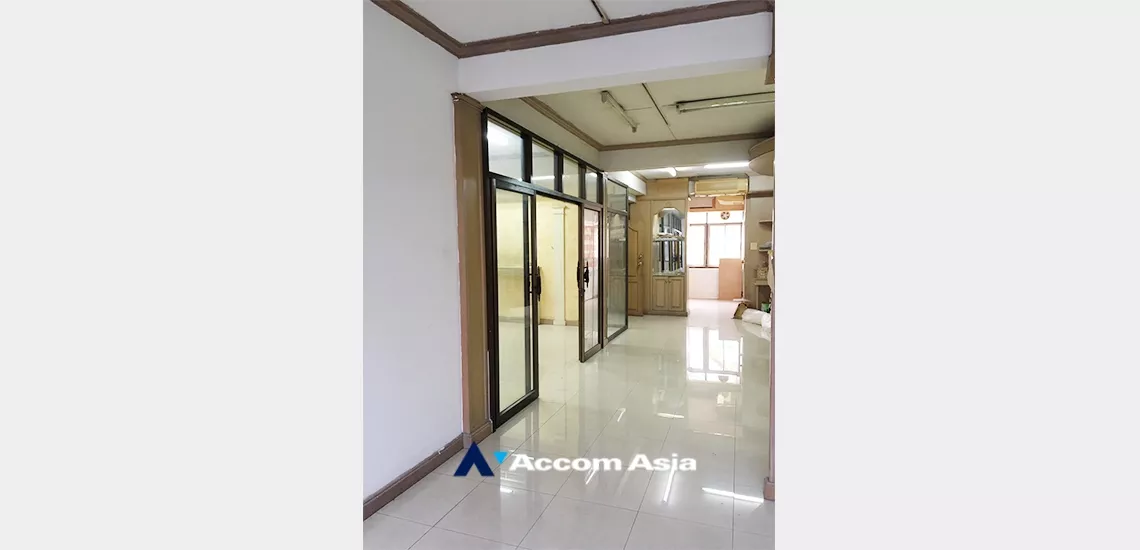  2  Building For Rent in Sukhumvit ,Bangkok BTS Phra khanong AA34182